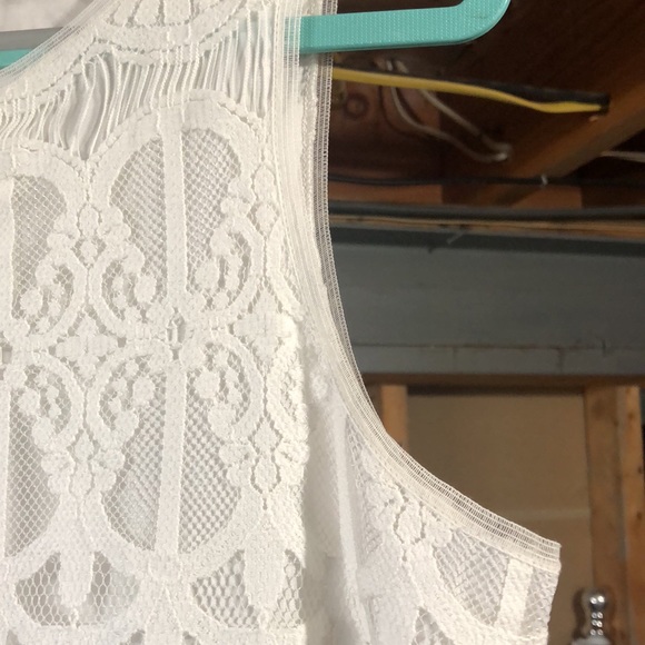 Woman’s white Max Studio lace dress - Picture 4 of 7